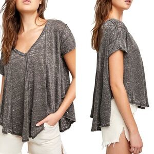 Free People Sammie V-Neck Short Sleeve T-Shirt in Washed Gray Size Small